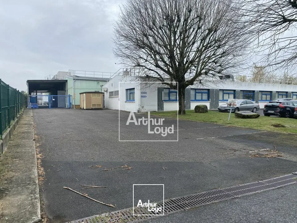 Locaux d'activité & Entrepôts - Vente - VAUX-LE-PÉNIL - 77000 - 3700-3700 - 7727388