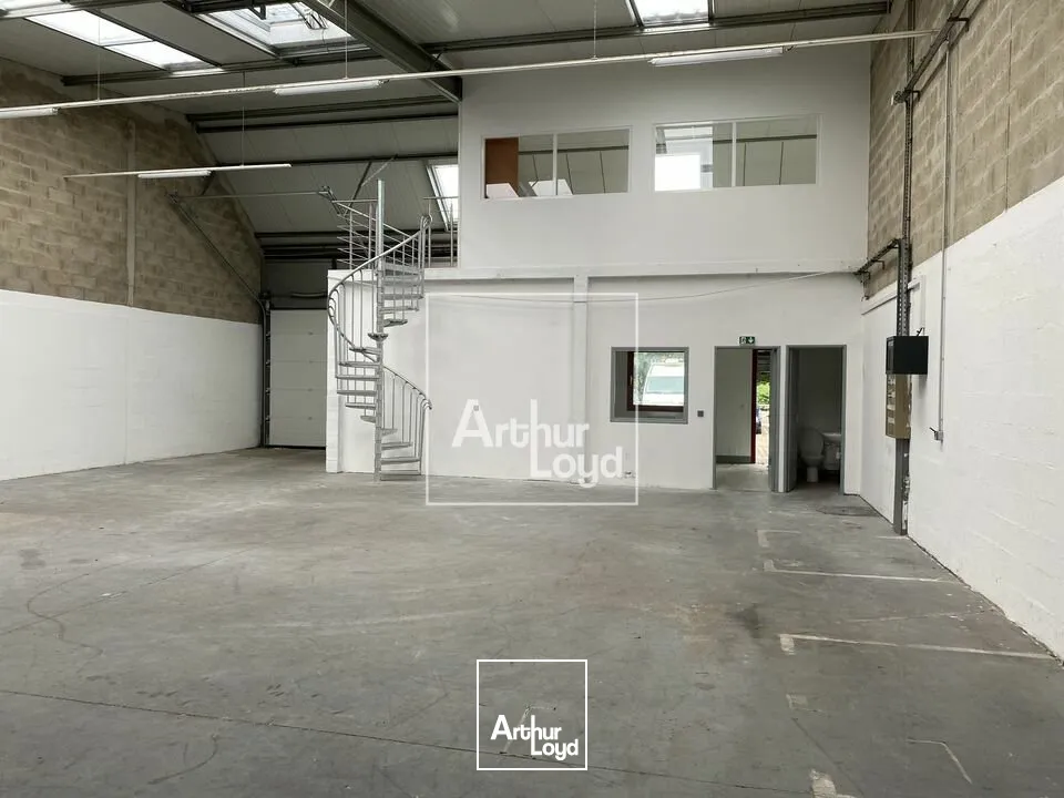 Locaux d'activité & Entrepôts - Location - EVRY - 91000 - 217-657 - 7727396