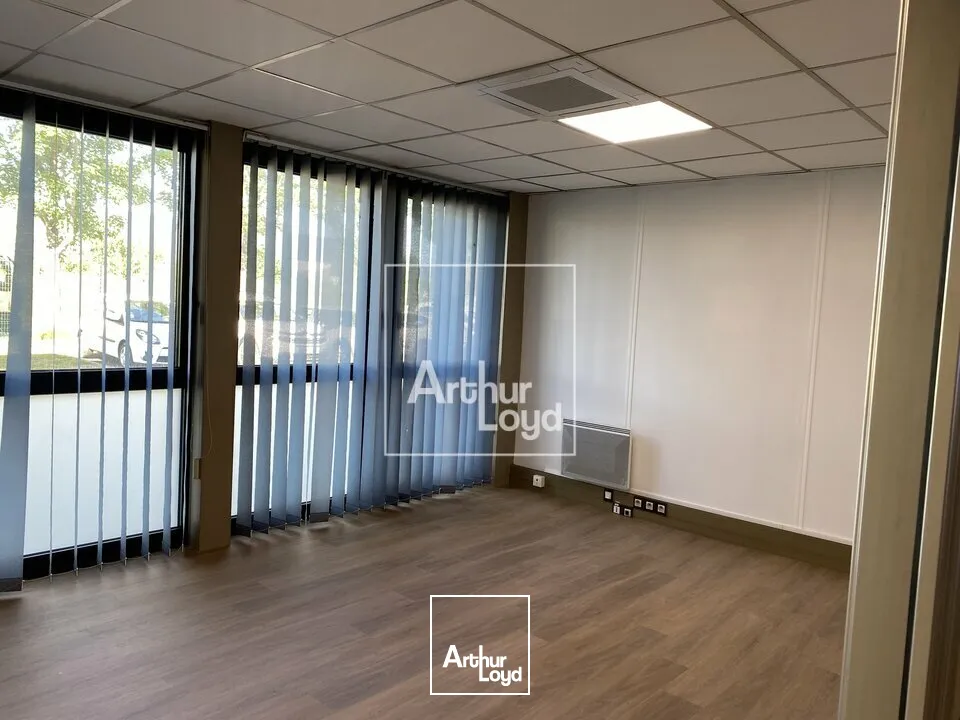 Bureaux - Location - MOISSY CRAMAYEL - 77550 - 133-671 - 7727441