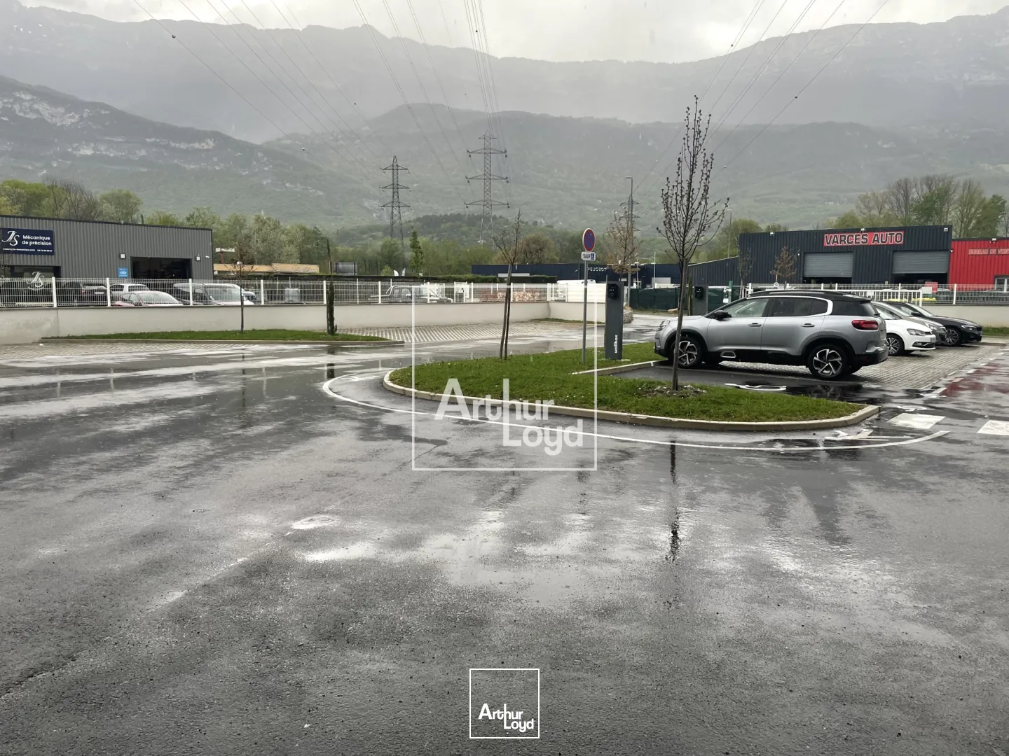Locaux d'activité & Entrepôts - Location - VARCES ALLIERES ET RISSET - 38760 - 320-320 - 7727681