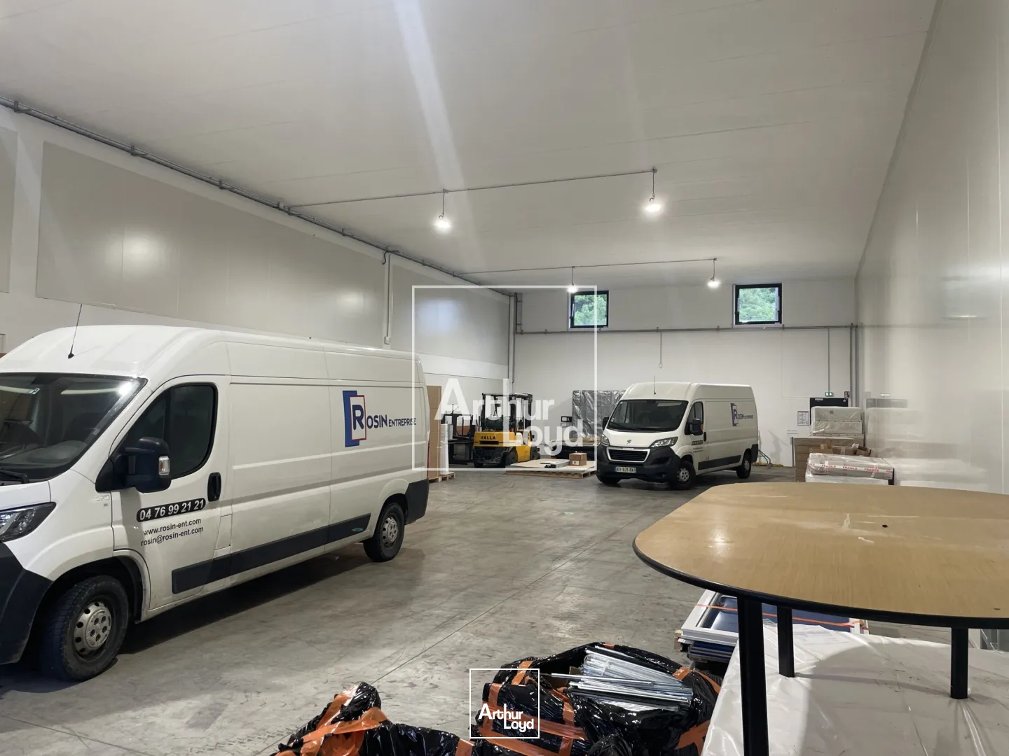 Locaux d'activité & Entrepôts - Location - VARCES ALLIERES ET RISSET - 38760 - 320-320 - 7727682
