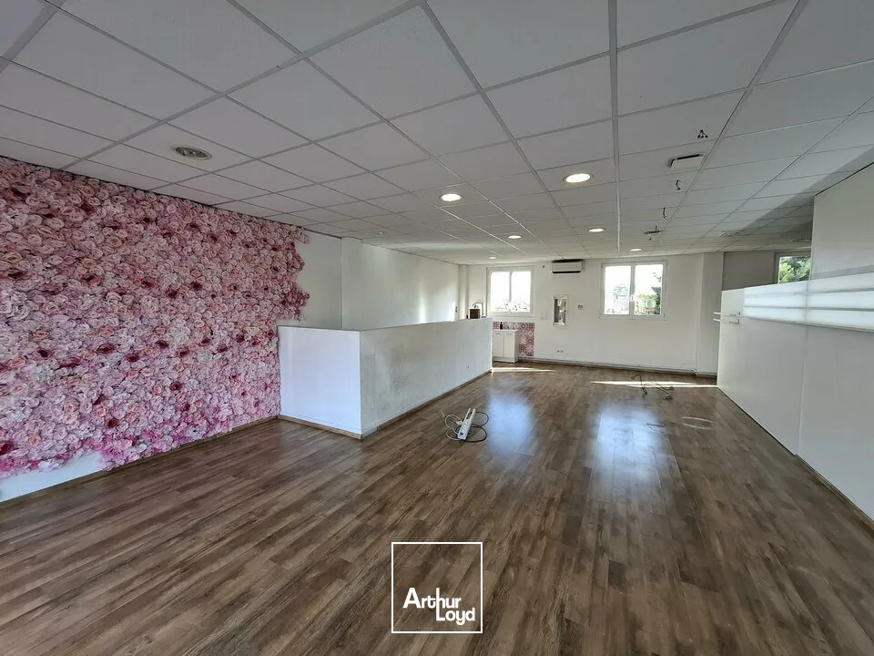 Locaux commerciaux - Location - CLERMONT FERRAND - 63100 - 142-142 - 7728214