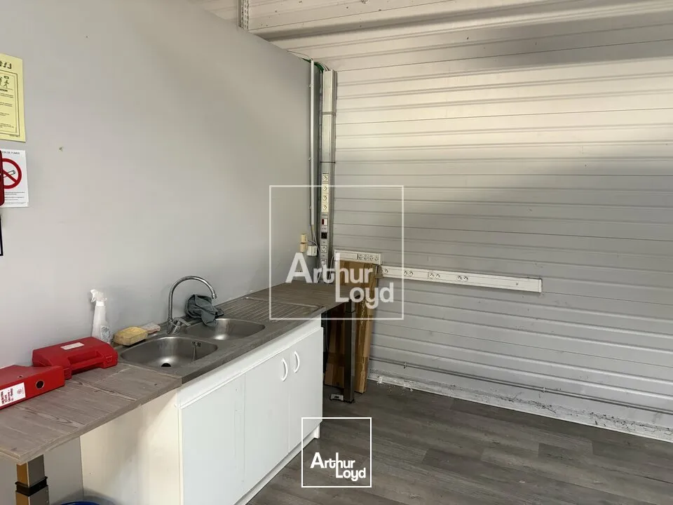 Locaux commerciaux - Location - SAVIGNY-LE-TEMPLE - 77176 - 898-898 - 7728249