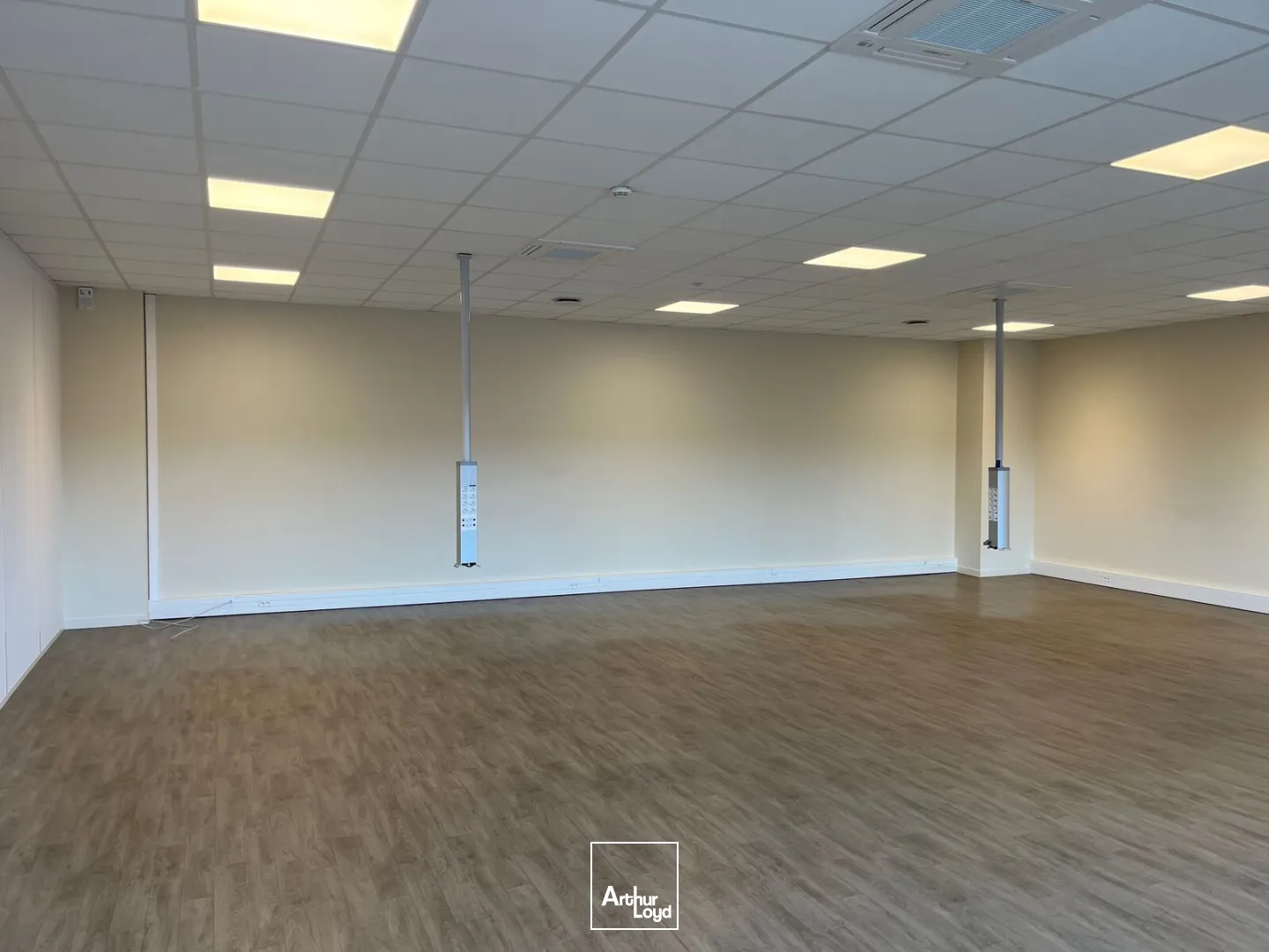 Locaux d'activité & Entrepôts - Location - SAINT OUEN L'AUMONE - 95310 - 1211-2422 - 7728676