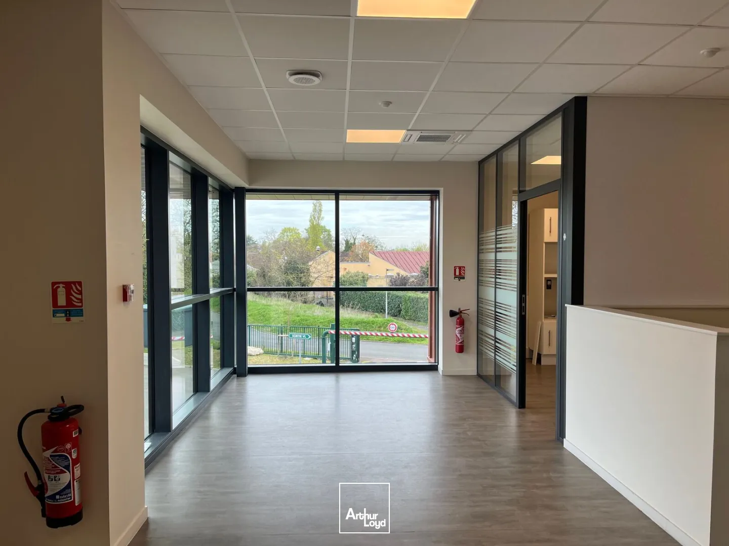 Locaux d'activité & Entrepôts - Location - SAINT OUEN L'AUMONE - 95310 - 1211-2422 - 7728675