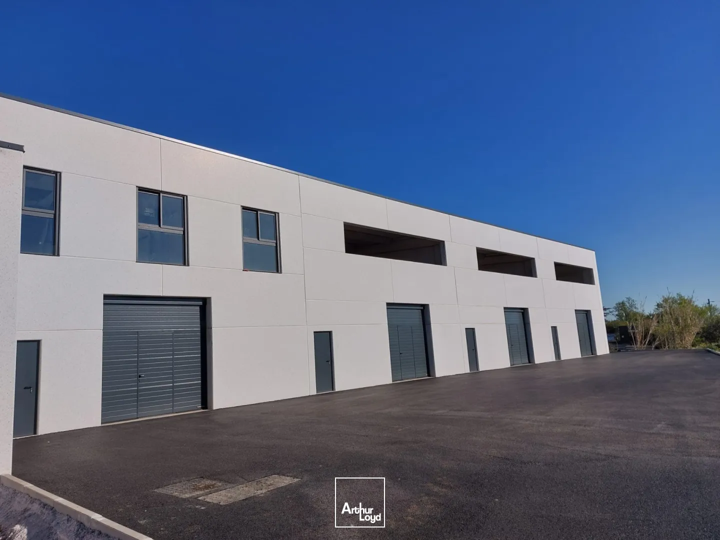 Locaux d'activité & Entrepôts - Location - CUERS - 83390 - 281-562 - 7728780