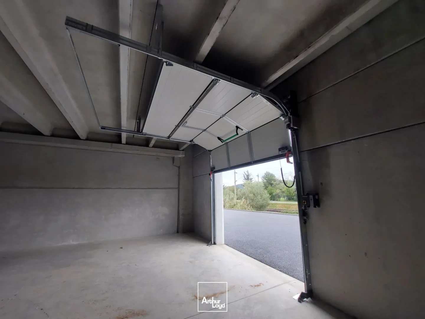 Locaux d'activité & Entrepôts - Location - CUERS - 83390 - 281-562 - 7728781