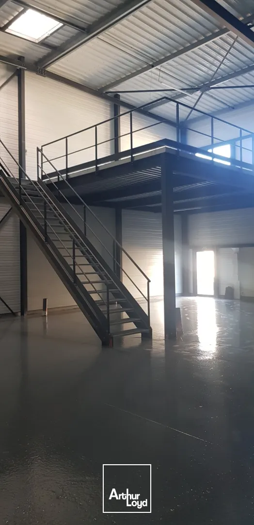 Locaux d'activité & Entrepôts - Location - SIGNES - 83870 - 231-231 - 7728787