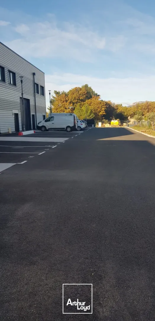 Locaux d'activité & Entrepôts - Location - SIGNES - 83870 - 231-231 - 7728790