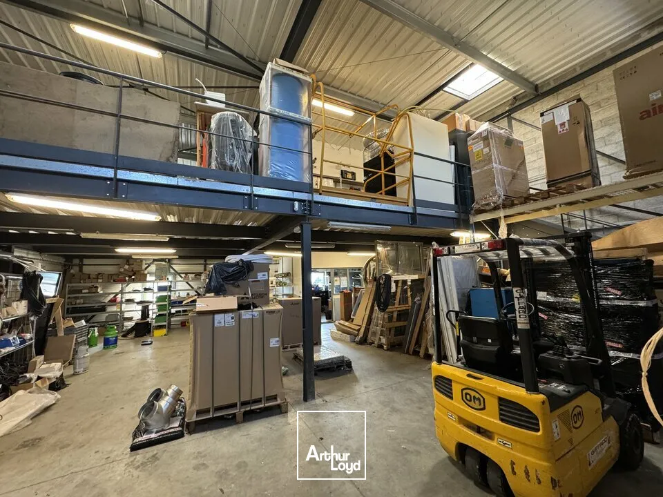 Locaux d'activité & Entrepôts - Vente - ROCHECORBON - 37210 - 566-566 - 7730566