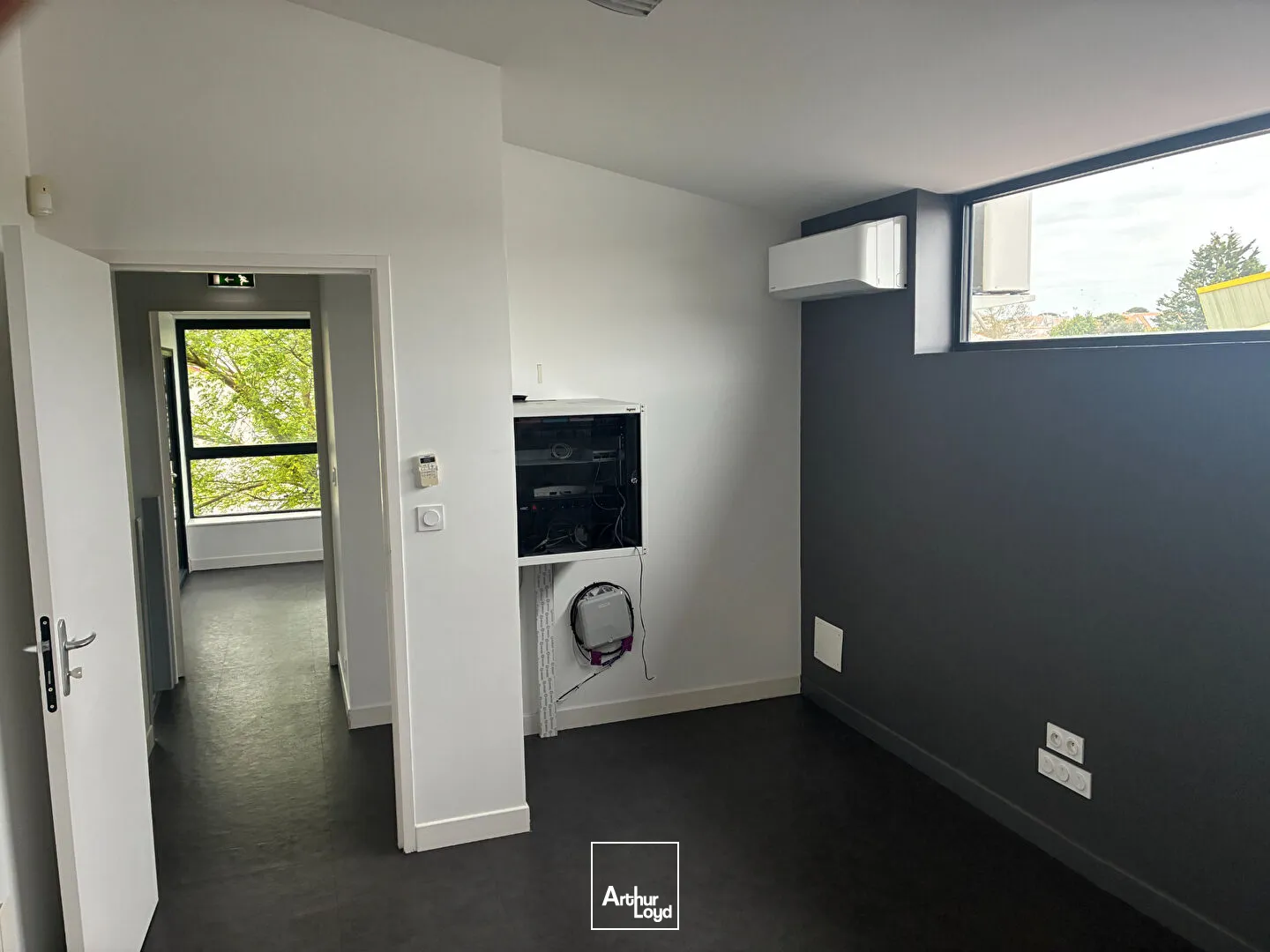 Locaux d'activité & Entrepôts - Location - L HOUMEAU - 17137 - 239-239 - 7731092