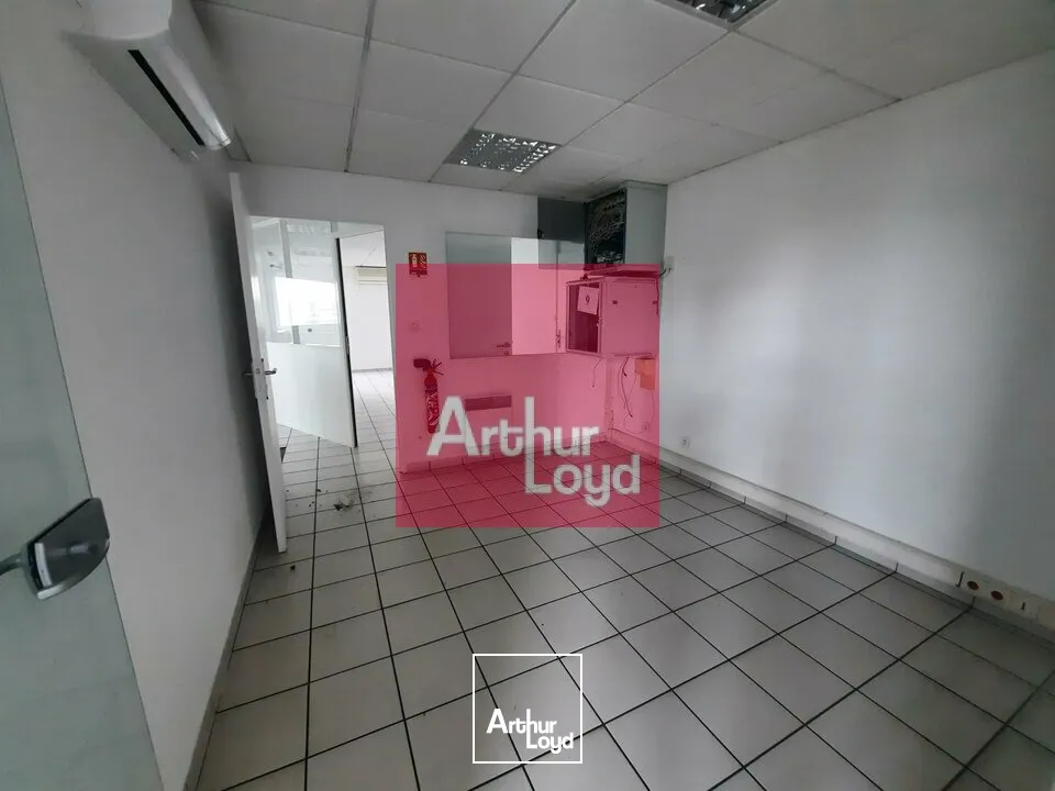 Locaux d'activité & Entrepôts - Vente - PONT-DU-CHÂTEAU - 63430 - 2500-2500 - 7731140