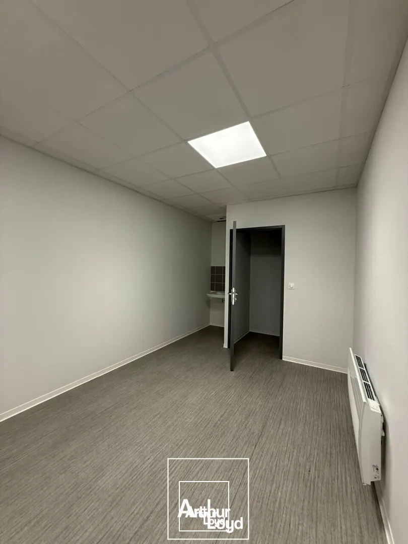 Locaux d'activité & Entrepôts - Location - SAINT PANTALEON DE LARCHE - 19600 - 1455-1455 - 7731178