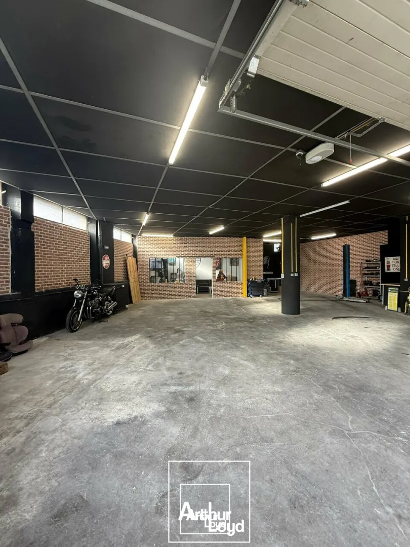 Locaux d'activité & Entrepôts - Vente - BRIVE-LA-GAILLARDE - 19100 - 323-323 - 7731198