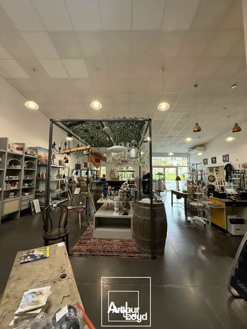 Locaux commerciaux - Location - SARLAT-LA-CANÉDA - 24200 - 600-600 - 7731269