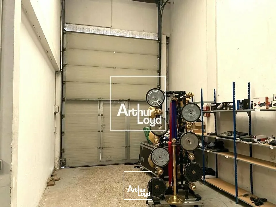 Locaux d'activité & Entrepôts - Vente - MOISSY-CRAMAYEL - 77550 - 300-300 - 7731394