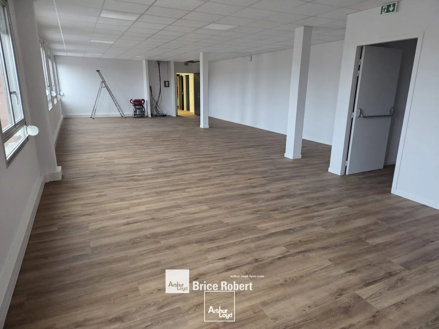 Bureaux - Location - DECINES CHARPIEU - 69150 - 105.1-105.1 - 7731971