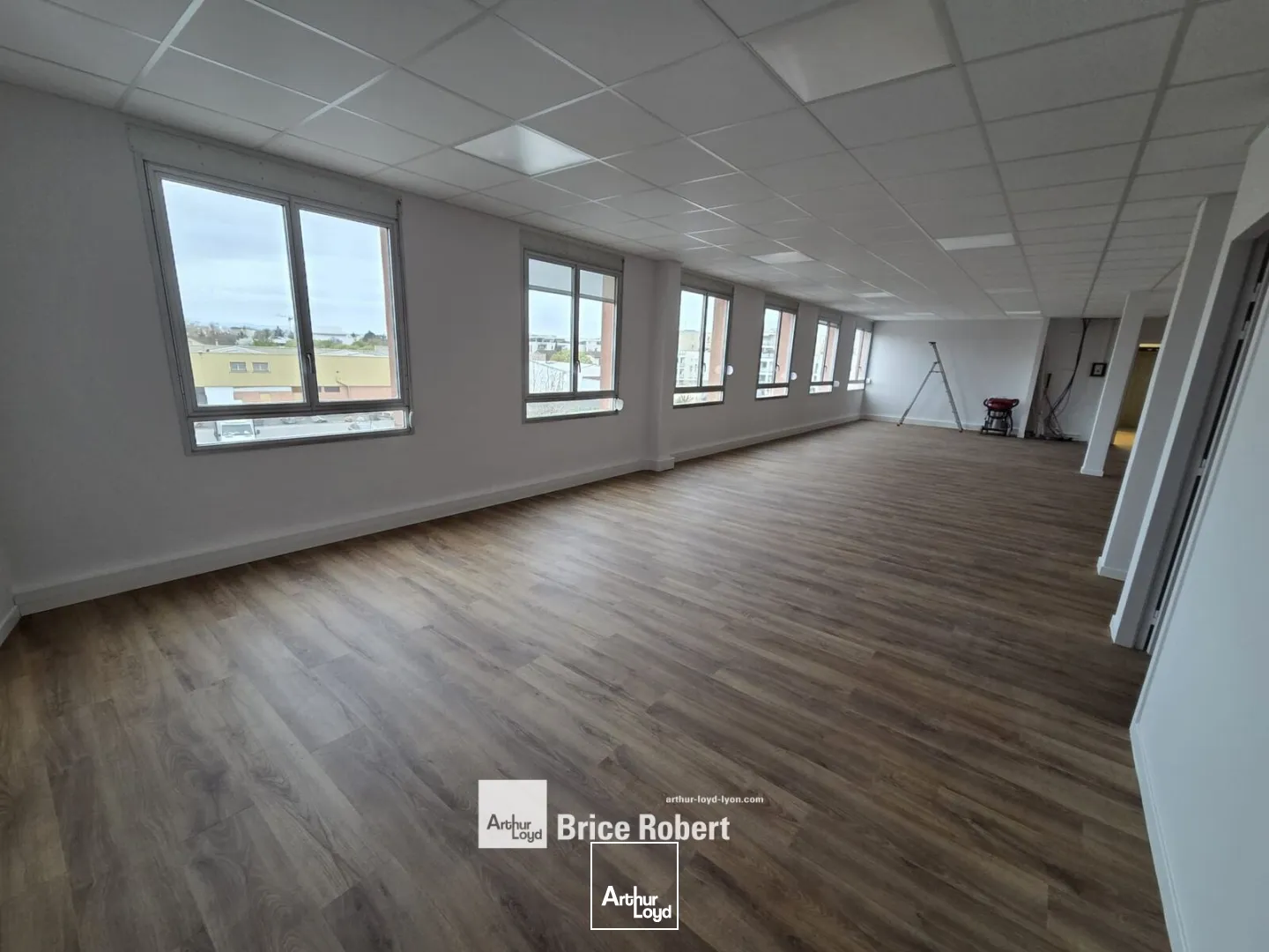 Bureaux - Location - DECINES CHARPIEU - 69150 - 105.1-105.1 - 7731973