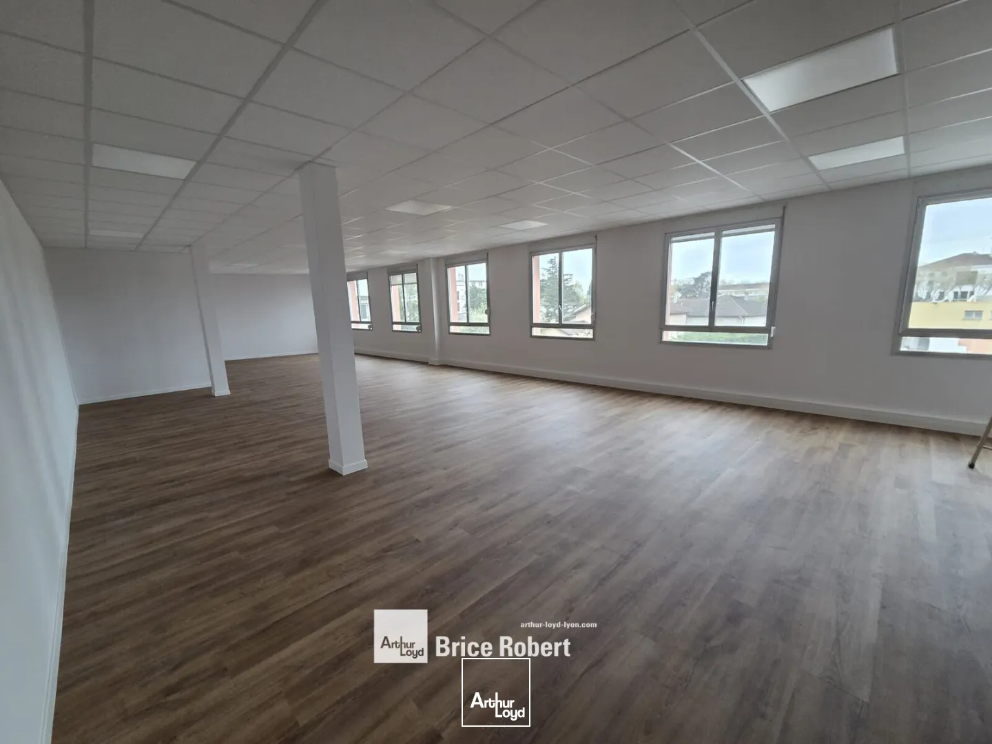 Bureaux - Location - DECINES CHARPIEU - 69150 - 105.1-105.1 - 7731975