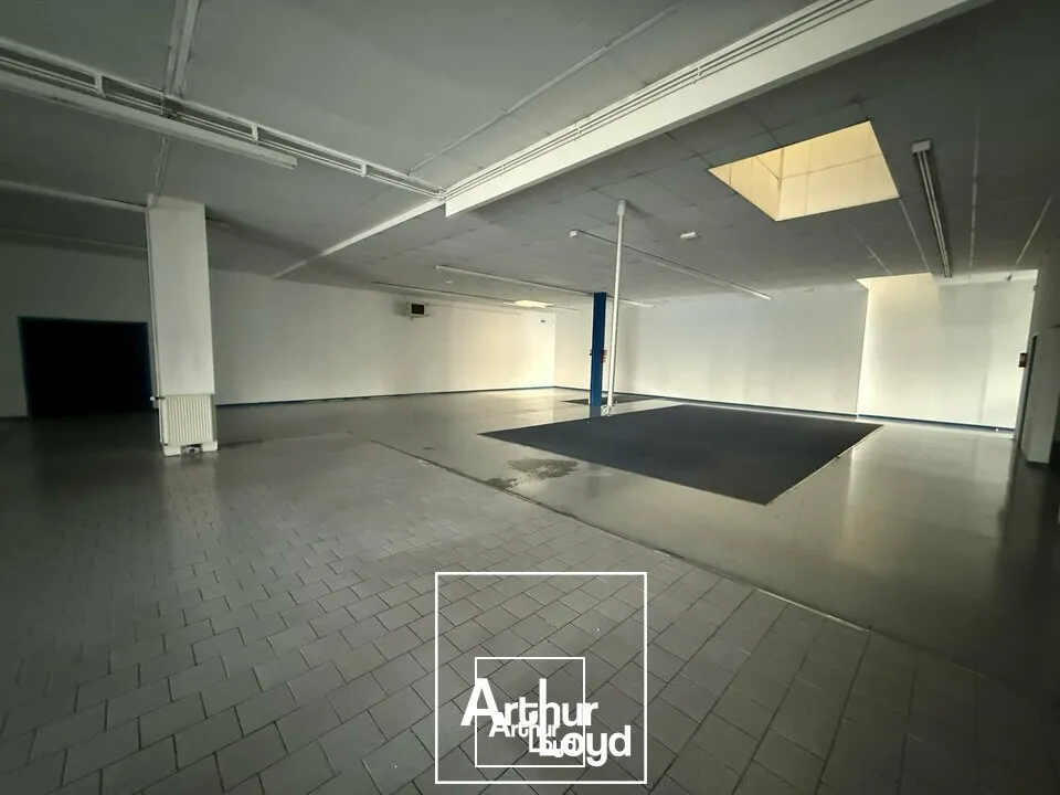 Locaux d'activité & Entrepôts - Location - BRIVE-LA-GAILLARDE - 19100 - 700-700 - 7732306