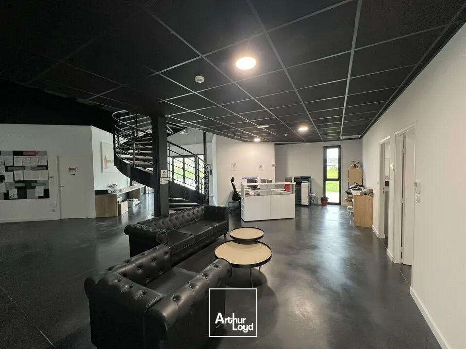 Locaux d'activité & Entrepôts - Vente - JARNAC - 16200 - 530-530 - 7732602