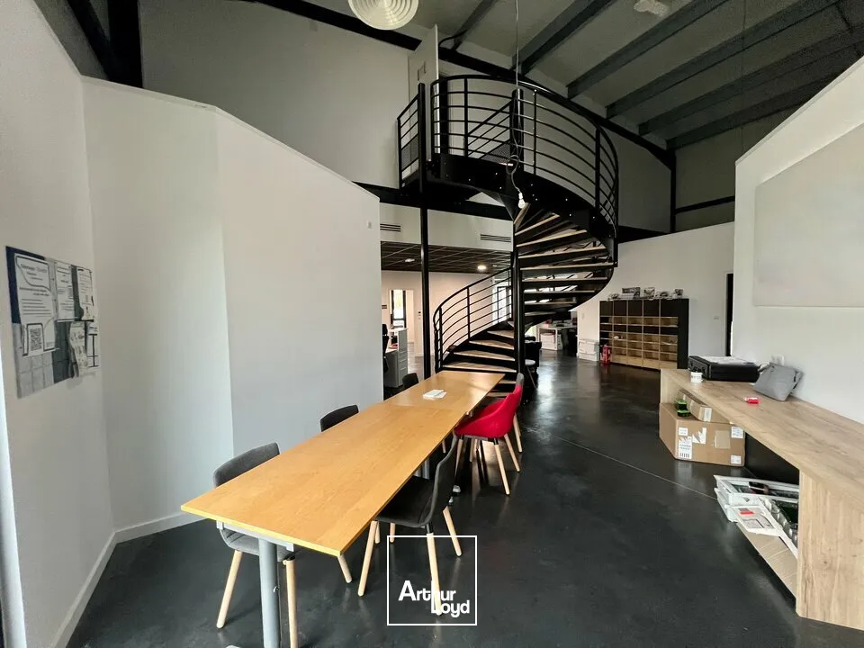 Locaux d'activité & Entrepôts - Vente - JARNAC - 16200 - 530-530 - 7732600