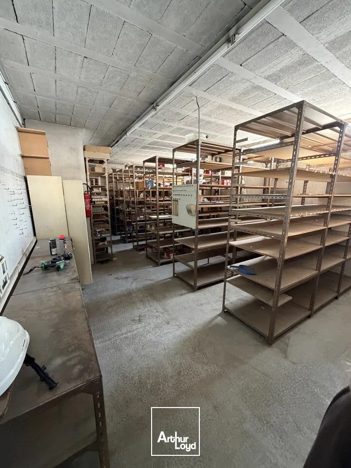 Locaux d'activité & Entrepôts - Vente - TOURNON-SUR-RHÔNE - 07300 - 300-300 - 7733013