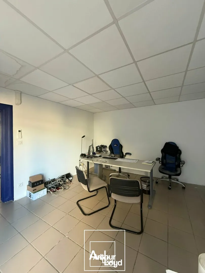 Locaux d'activité & Entrepôts - Vente - TERRASSON-LAVILLEDIEU - 24120 - 136-136 - 7733111