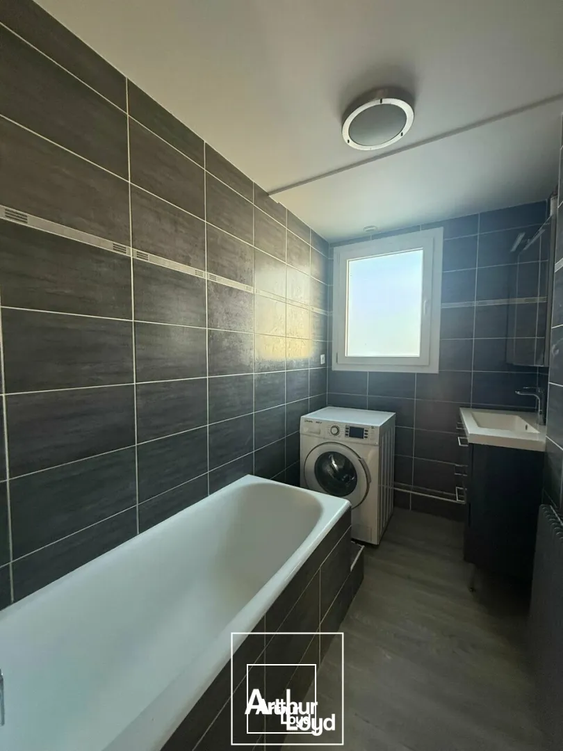 Locaux d'activité & Entrepôts - Vente - TERRASSON-LAVILLEDIEU - 24120 - 136-136 - 7733113