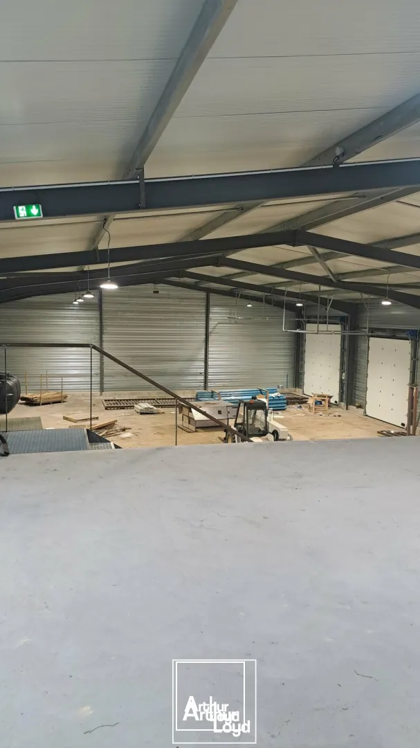 Locaux d'activité & Entrepôts - Location - MONTVALENT - 46600 - 550-550 - 7733150