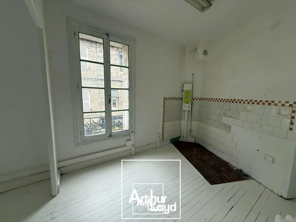 Locaux commerciaux - Location - BRIVE-LA-GAILLARDE - 19100 - 99-99 - 7733161