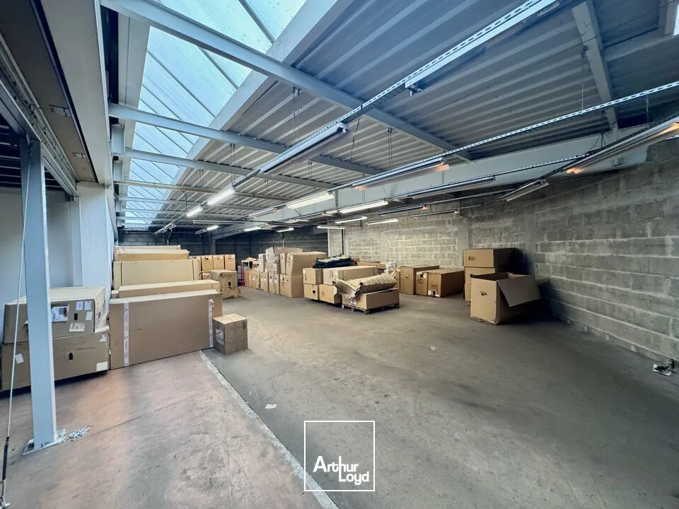 Locaux commerciaux - Vente - CHAMPNIERS - 16430 - 2700-2700 - 7733300