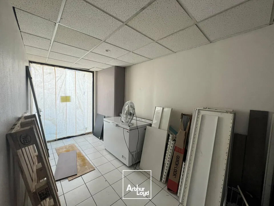 Locaux commerciaux - Location - SOYAUX - 16800 - 64-64 - 7733305