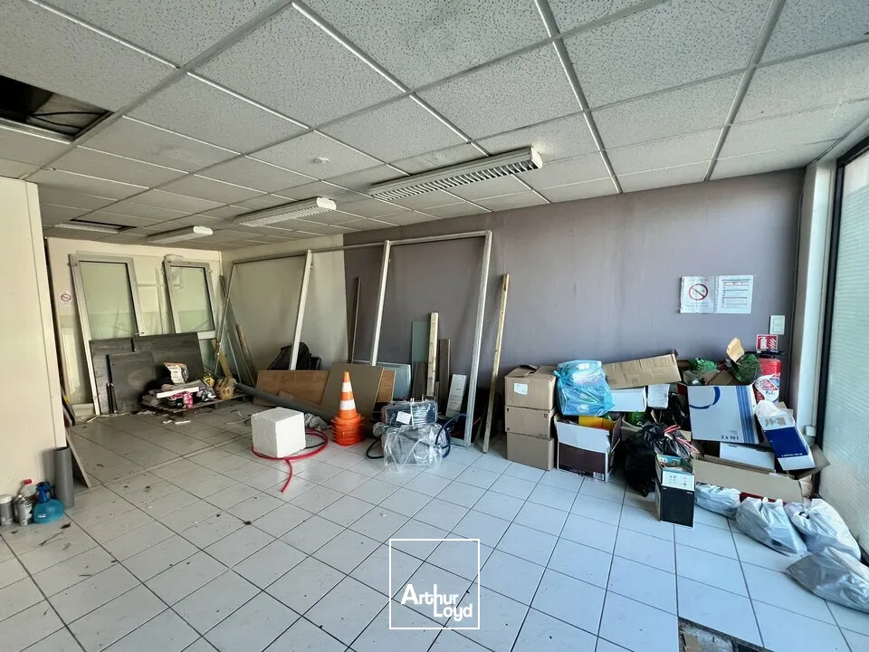 Locaux commerciaux - Location - SOYAUX - 16800 - 64-64 - 7733306