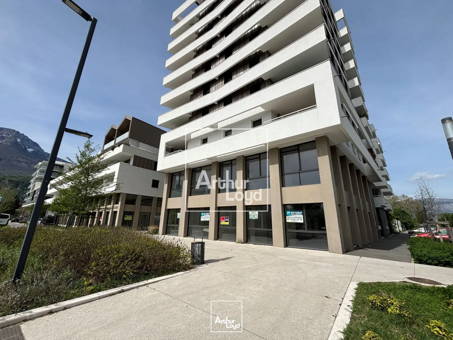 Locaux commerciaux - Vente - LE PONT DE CLAIX - 38800 - 74.81-619.19 - 7733400