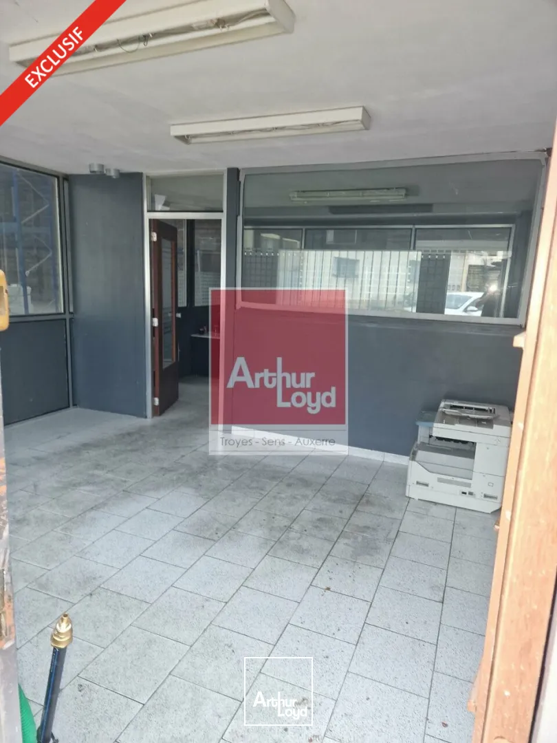 Locaux d'activité & Entrepôts - Location - ÉTIGNY - 89510 - 900-900 - 7735031