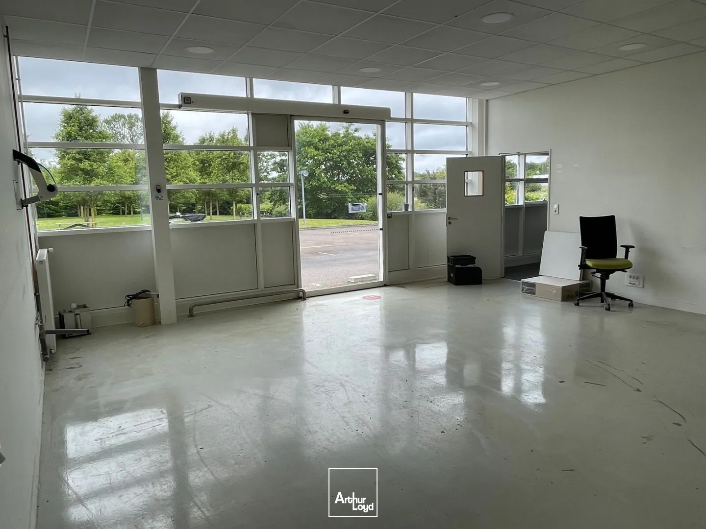 Bureaux - Location - HEUDEBOUVILLE - 27400 - 415-915 - 7735325