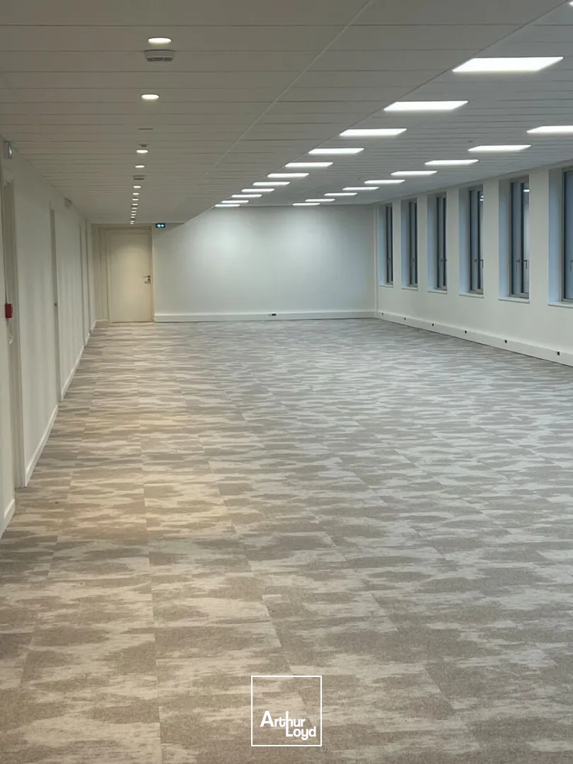 Bureaux - Location - MONTIGNY LE BRETONNEUX - 78180 - 261-10814.57 - 7735459