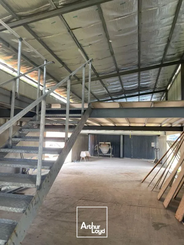 Locaux d'activité & Entrepôts - Location - Le Gosier - 97190 - 250-250 - 7735891