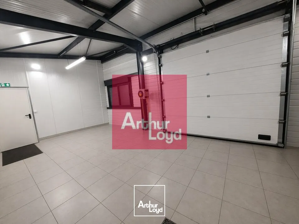 Locaux d'activité & Entrepôts - Vente - THIERS - 63300 - 83-83 - 7736222