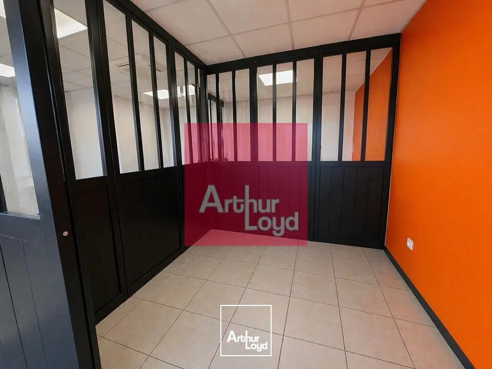 Locaux d'activité & Entrepôts - Vente - THIERS - 63300 - 83-83 - 7736225
