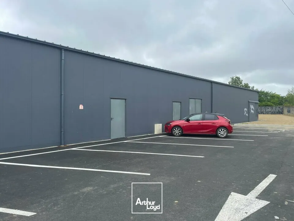 Locaux commerciaux - Location - LA ROCHE SUR YON - 85000 - 365-365 - 7736292