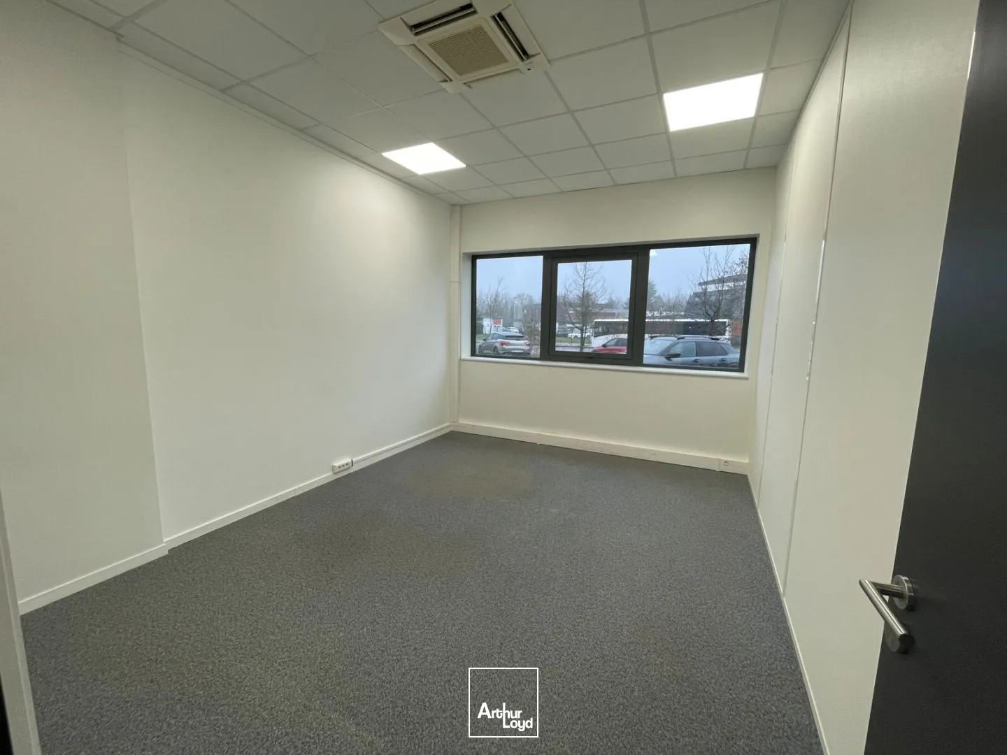 Bureaux - Location - ISNEAUVILLE - 76230 - 142.5-142.5 - 7736560