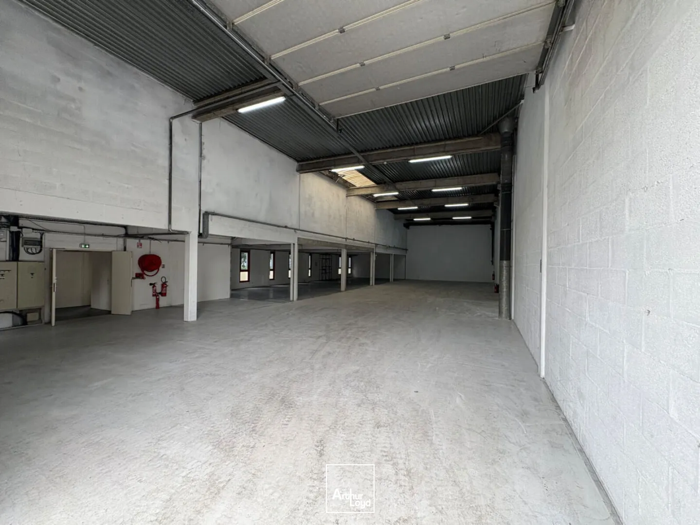 Locaux commerciaux - Location - ERAGNY - 95610 - 366-2003 - 7736786