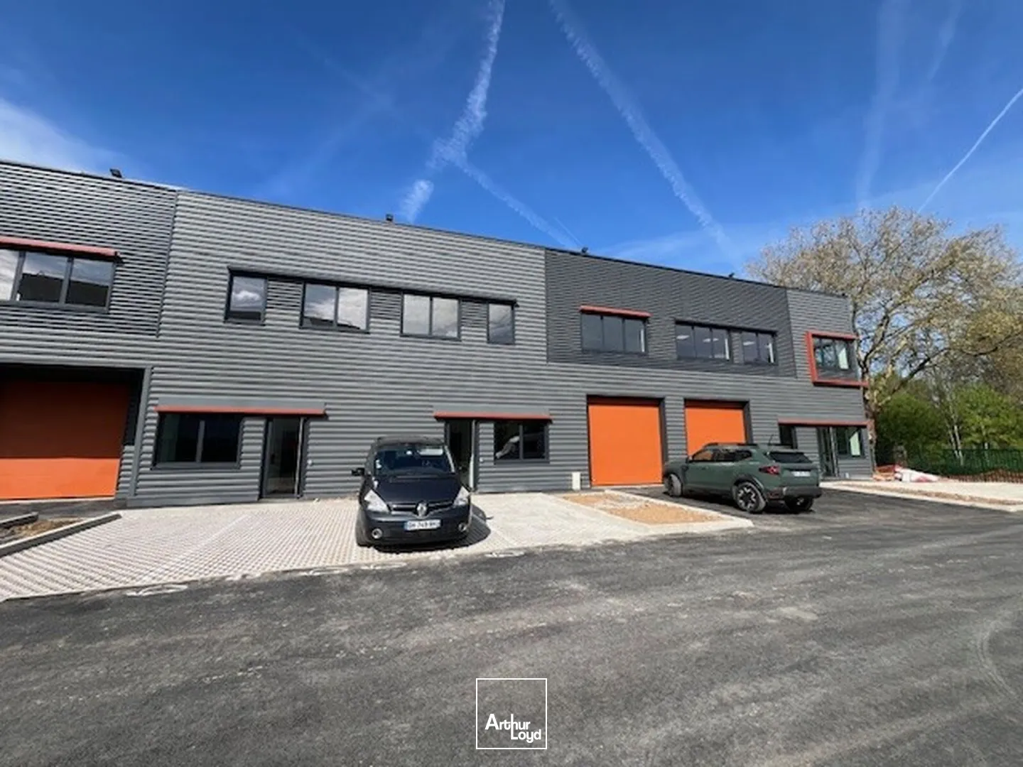Locaux d'activité & Entrepôts - Vente - BUC - 78530 - 409.79-1573.73 - 7736828