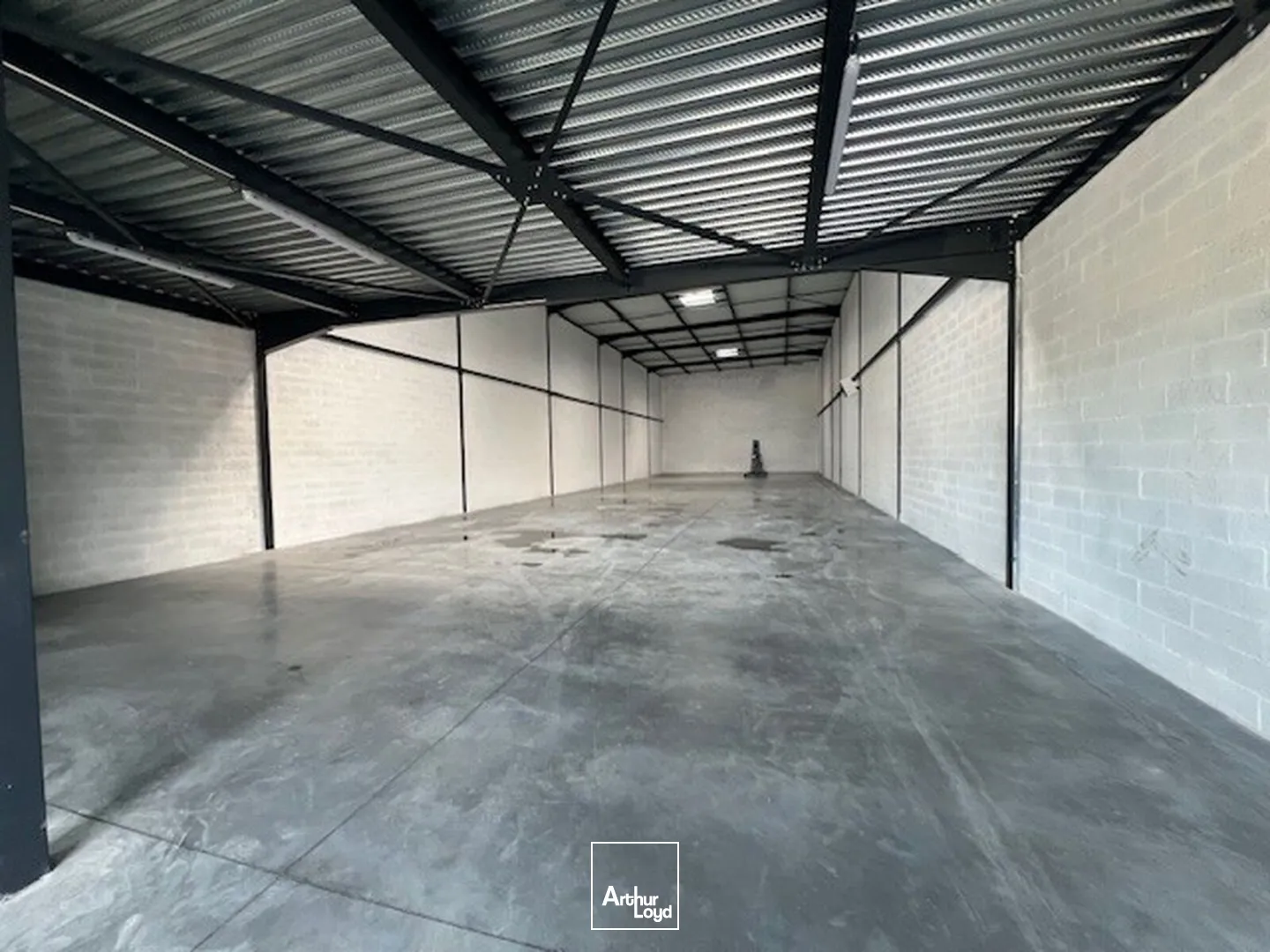 Locaux d'activité & Entrepôts - Vente - BUC - 78530 - 409.79-1573.73 - 7736832