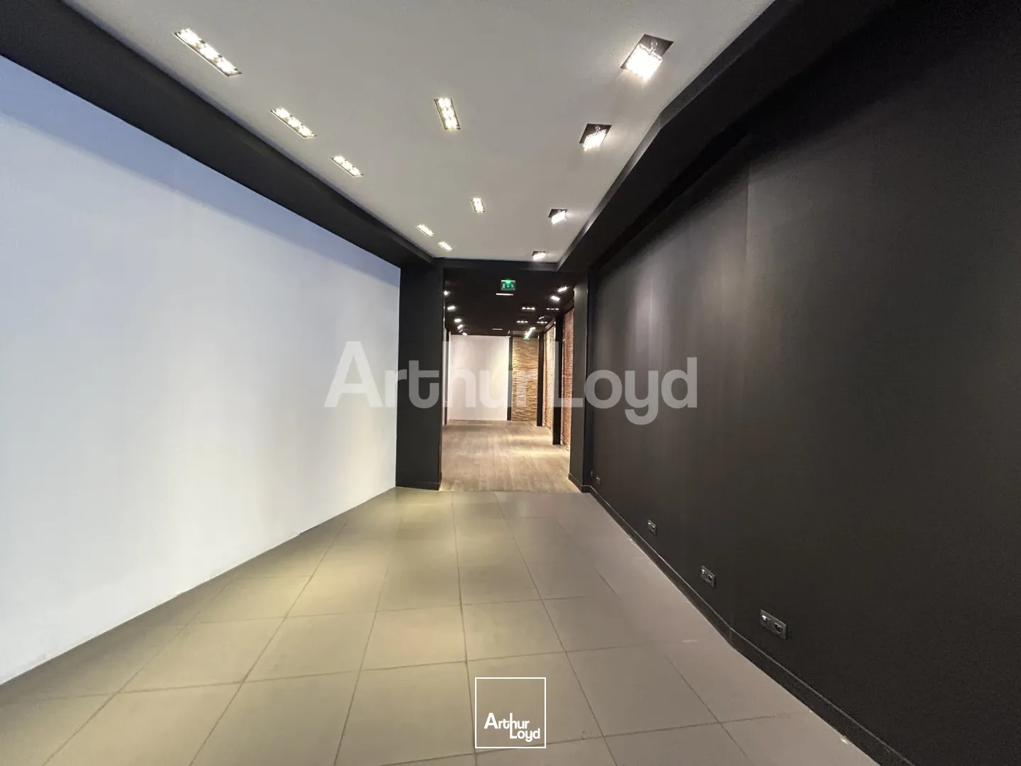 Locaux commerciaux - Location - LILLE - 59000 - 598.4-598.4 - 7736920