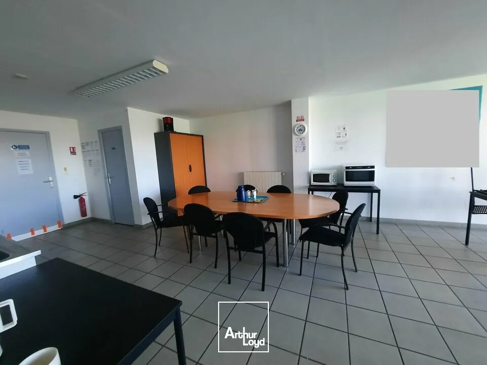 Locaux d'activité & Entrepôts - Vente - CLERMONT FERRAND - 63100 - 900-900 - 7737183
