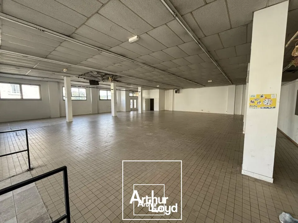 Locaux d'activité & Entrepôts - Location - BRIVE-LA-GAILLARDE - 19100 - 700-700 - 7737222