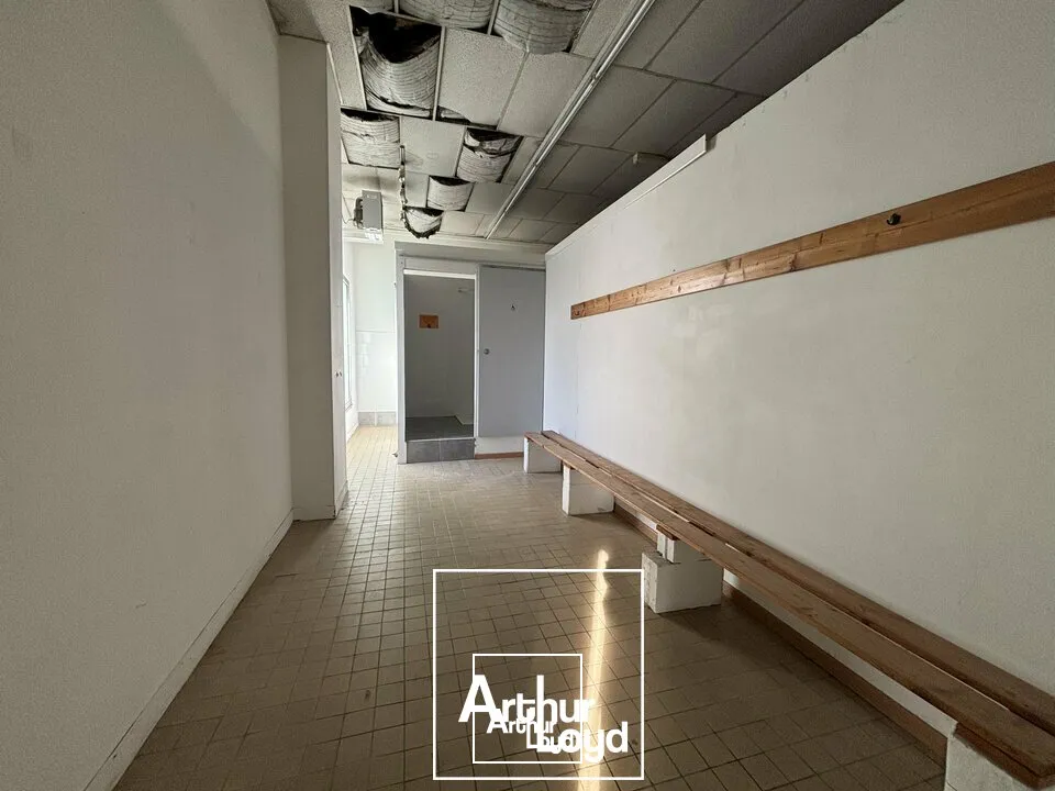 Locaux d'activité & Entrepôts - Location - BRIVE-LA-GAILLARDE - 19100 - 700-700 - 7737226